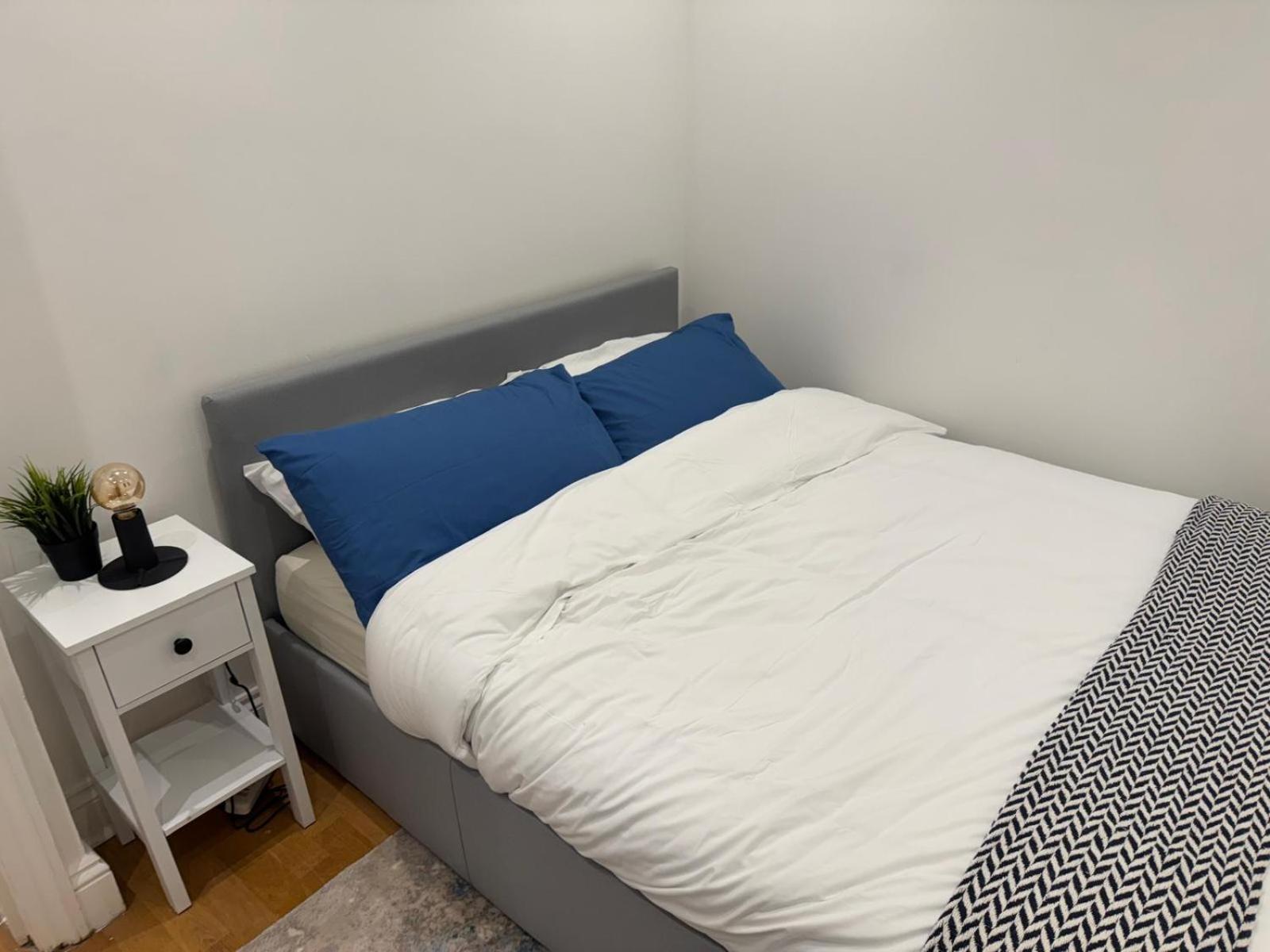 Appartamento Stylish Flat 10 Mins From Train, Near Emirates & Camden *